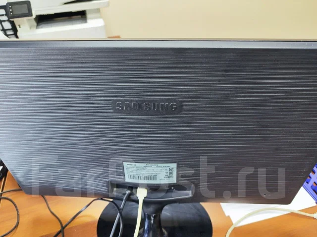 Samsung. 24", ���������� �� (LCD, LED, QLED) ����
