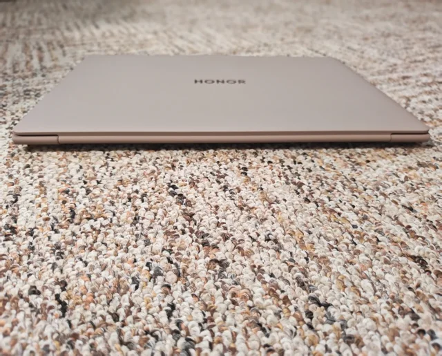 Honor MagicBook Art 14. 14.6", ��� 32 ��, ���� 1 024���, WiFi: 1, Bluetooth: 1 ����