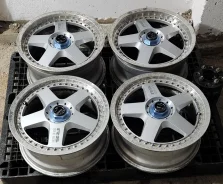 Impul Hoshino Racing. 7.0/8.0x16", 4x100, ET31/38, �� 74���. ����