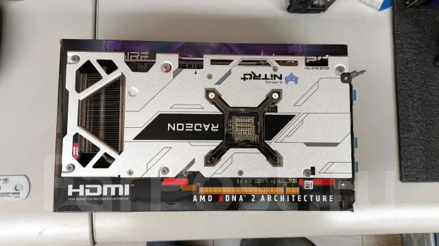 Radeon RX 6600 XT ����