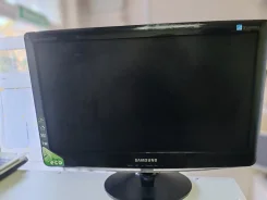 Samsung. 20" ����