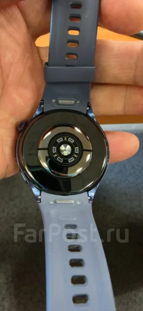 Huawei Watch 5. GPS, NFC, SIM-�����, IP67, IP68 ����