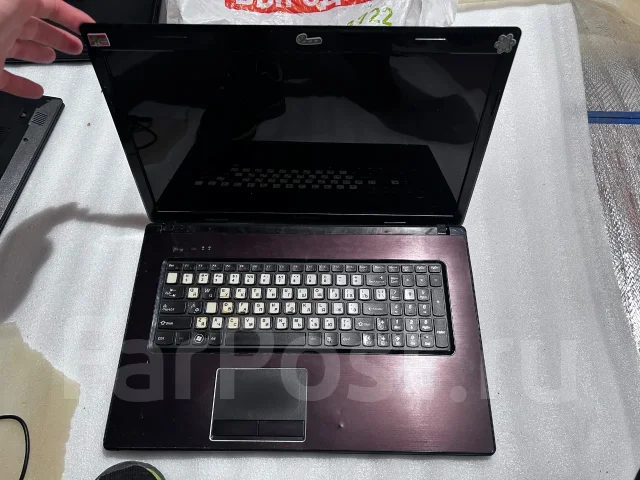 Lenovo IdeaPad V560. 15.6", 2,5����, ��� 3072 ��, ���� 500���, WiFi: 1, Bluetooth: 1, ����������� �� 1��. ����
