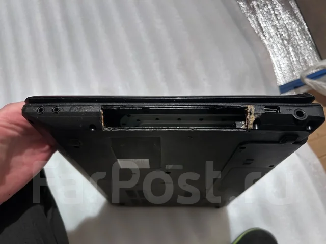 Lenovo IdeaPad V560. 15.6", 2,5����, ��� 3072 ��, ���� 500���, WiFi: 1, Bluetooth: 1, ����������� �� 1��. ����