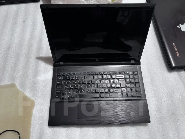 Lenovo IdeaPad V560. 15.6", 2,5����, ��� 3072 ��, ���� 500���, WiFi: 1, Bluetooth: 1, ����������� �� 1��. ����