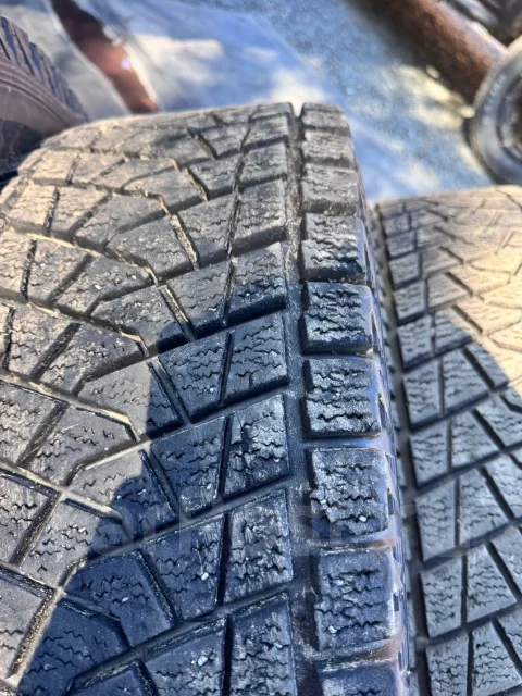 Bridgestone Blizzak LT. ������, ��� �����, 2007 ���, �/�, ����� 30 % ����