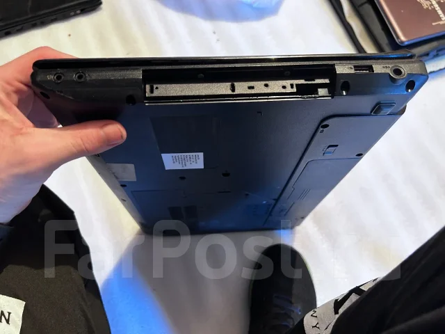 Lenovo G780. 17.3", 2,5����, ��� 2048 ��, ���� 1���, WiFi: 1, Bluetooth: 1, ����������� �� 1��. ����