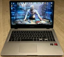 Maibenben. 15.6", 4����, ��� 8 ��, ���� 512���, WiFi: 1, Bluetooth: 1, ����������� �� 7��. ����