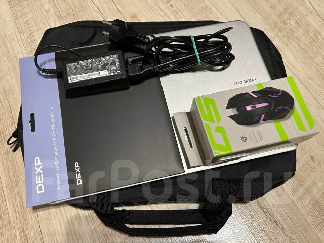 Maibenben. 15.6", 4����, ��� 8 ��, ���� 512���, WiFi: 1, Bluetooth: 1, ����������� �� 7��. ����