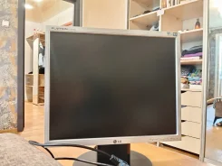 LG. 17" ����