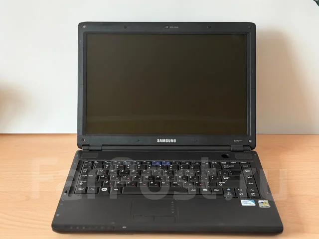 Samsung R410. 14", 2����, ��� 2048 ��, ���� 250���, WiFi: 1, Bluetooth: 1 ����