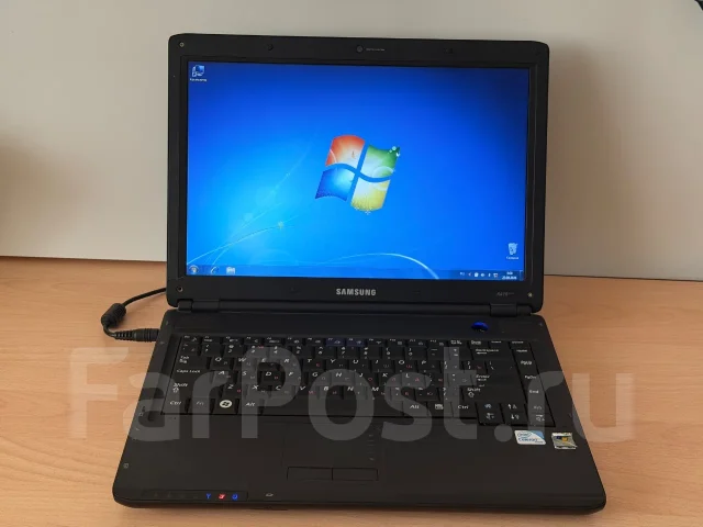 Samsung R410. 14", 2����, ��� 2048 ��, ���� 250���, WiFi: 1, Bluetooth: 1 ����