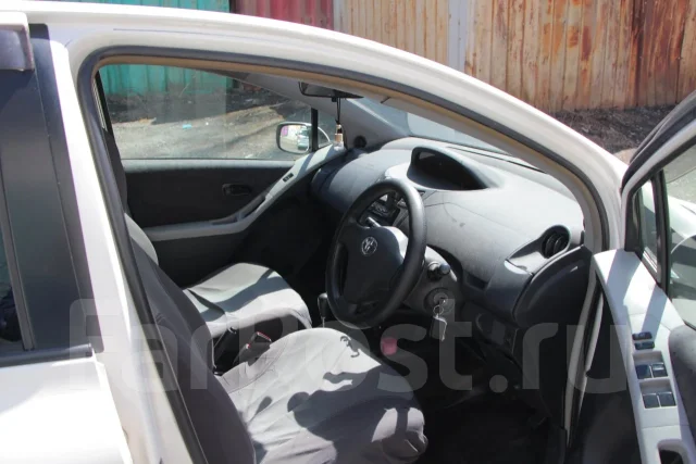 Toyota Vitz. ��������, ��������, 1.0 (71��.�.), ������, 180 000����. �� ����