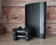 Sony PlayStation 3 Super Slim ����
