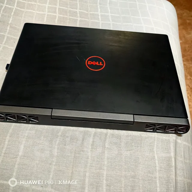 Dell. 15", ��� 8 ��, ���� 1 128���, WiFi: 1, Bluetooth: 1, ����������� �� 4��. ����