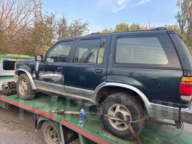 Ford Explorer. 1FMDU34K2PUA33000 ����