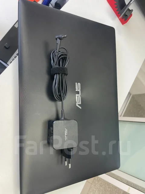 Asus. 2,5����, ��� 2048 ��, ���� 500���, WiFi: 1, Bluetooth: 1 ����