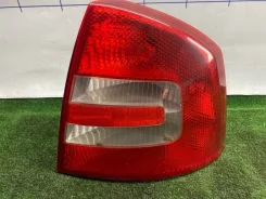 ������ ������ �������� ������ Skoda Octavia 2004-2013 1Z5945096A 1Z5945096A ����