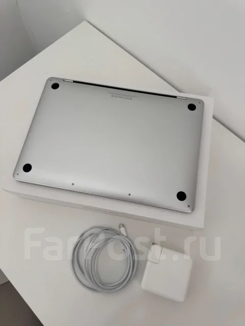 Apple MacBook Pro. 13", ��� 8 �� ����