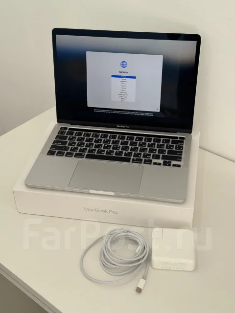 Apple MacBook Pro. 13", ��� 8 �� ����