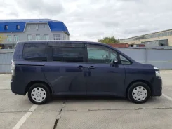 Toyota Voxy. ZRR70, 3 ZR ����
