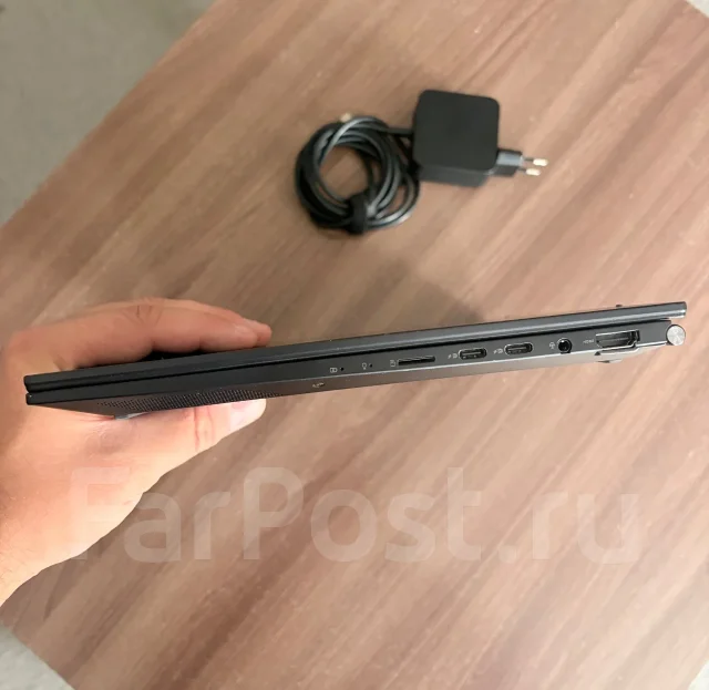 Asus ZenBook 14 OLED. 14", ��� 8 ��, ���� 512���, WiFi: 1, Bluetooth: 1 ����