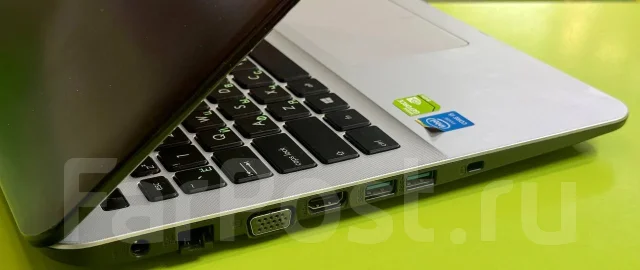 Asus X555L. 15.6", 1,7����, ��� 4 ��, ���� 120���, WiFi: 1, Bluetooth: 1 ����