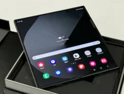 Samsung Galaxy Fold. �/�, 512 ��, ������ ����