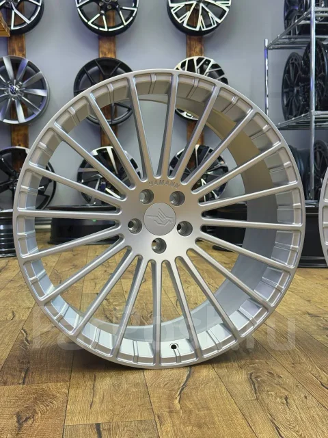 Hamann. 10.0/11.0x22", 5x112, ET32/35, �� 66,6���. ����