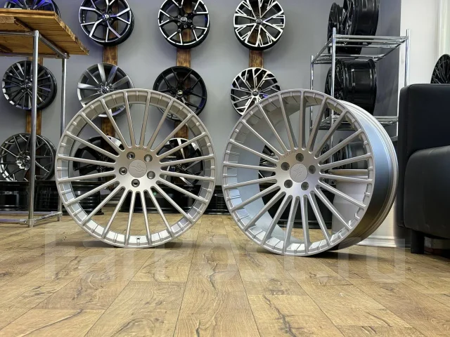 Hamann. 10.0/11.0x22", 5x112, ET32/35, �� 66,6���. ����