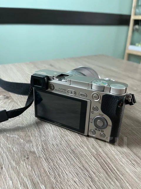 Sony Alpha ILCE-6000. 20 � ����� �� ����