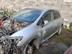 Toyota Auris ����