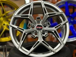 Vorsteiner. 8.0x18", 5x114.3, ET35, �� 73,1���. ����