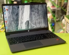 HP 15. 15.6", 2,4����, ��� 8 ��, ���� 256���, WiFi: 1, Bluetooth: 1, ����������� �� 3��. ����