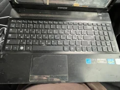 Samsung 300V5A. 15.6", 2����, ��� 4 ��, ���� 500���, WiFi: 1, Bluetooth: 1, ����������� �� 1��. ����