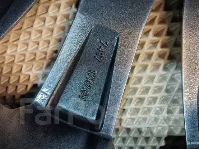 Replay V6. 7.0x17", 5x108, 5x114.3, ET45, �� 60,1���. ����
