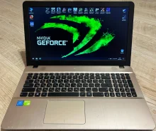 Asus VivoBook. 15.6", 2,3����, ��� 8 ��, ���� 256���, WiFi: 1, Bluetooth: 1, ����������� �� 4��. ����