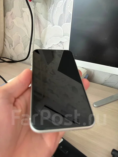 Apple iPhone 11. �/�, 128 ��, �����, 3G, 4G LTE, Dual-SIM, ����������, NFC, eSIM, ������� �������, ������������ ������� ����