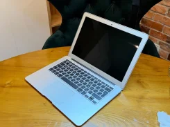 Apple MacBook Air 13 2017 Mid. 13.3", 1,8����, ��� 8 ��, ���� 128���, WiFi: 1, Bluetooth: 1, ����������� �� 10��. ����