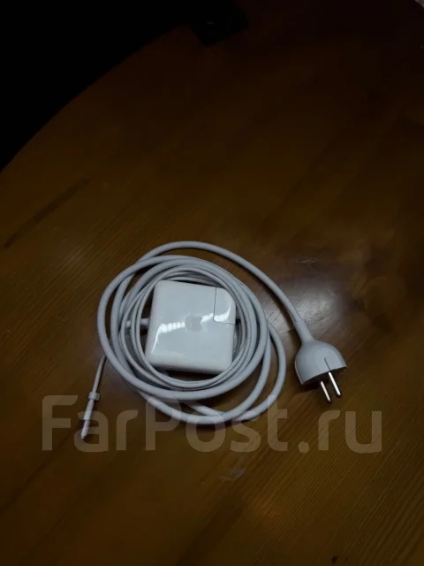 Apple MacBook Air 13 2017 Mid. 13.3", 1,8����, ��� 8 ��, ���� 128���, WiFi: 1, Bluetooth: 1, ����������� �� 10��. ����