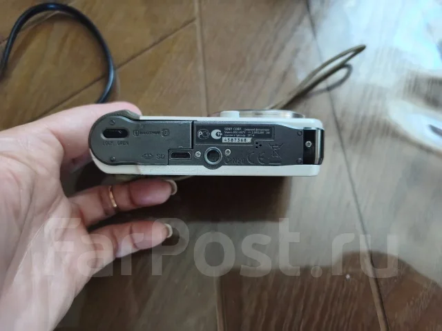 Sony Cyber-shot DSC-HX7V ����