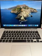 Apple MacBook Pro 15. 15.4", 2,8����, ��� 16 ��, ���� 512���, WiFi: 1, Bluetooth: 1, ����������� �� 8��. ����