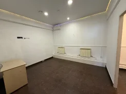 ������� ��������� 20,5 ��. �. 20.5��&sup2;, ����� ������ 64�, �-� 19 �����, 3/3 ����. �������� ����