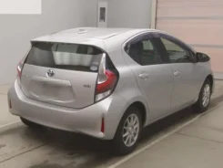 Toyota Aqua ����