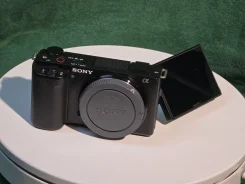 Sony Alpha ZV-E-10 Body. 20 � ����� ��, ���: ��� ���� ����