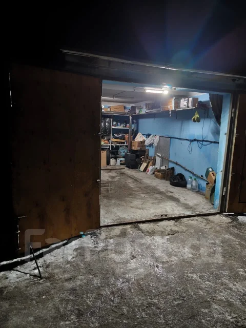 ����� ����