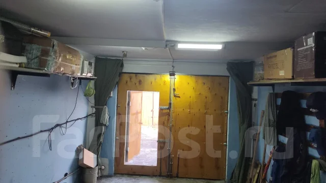 ����� ����