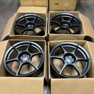 Buddy Club P1. 9.5/10.5x18", 5x114.3, ET38/40, �� 73,1���. ����