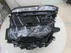 ������������ ������ ���� Toyota ��� Toyota Voxy (90), ������� 81150-V1050. 81150-V1050 [24825149/17490] 81150V1050 ����