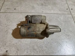 ������� Nissan Bluebird U13 (1991�1997) 233004E210 233004E210 ����